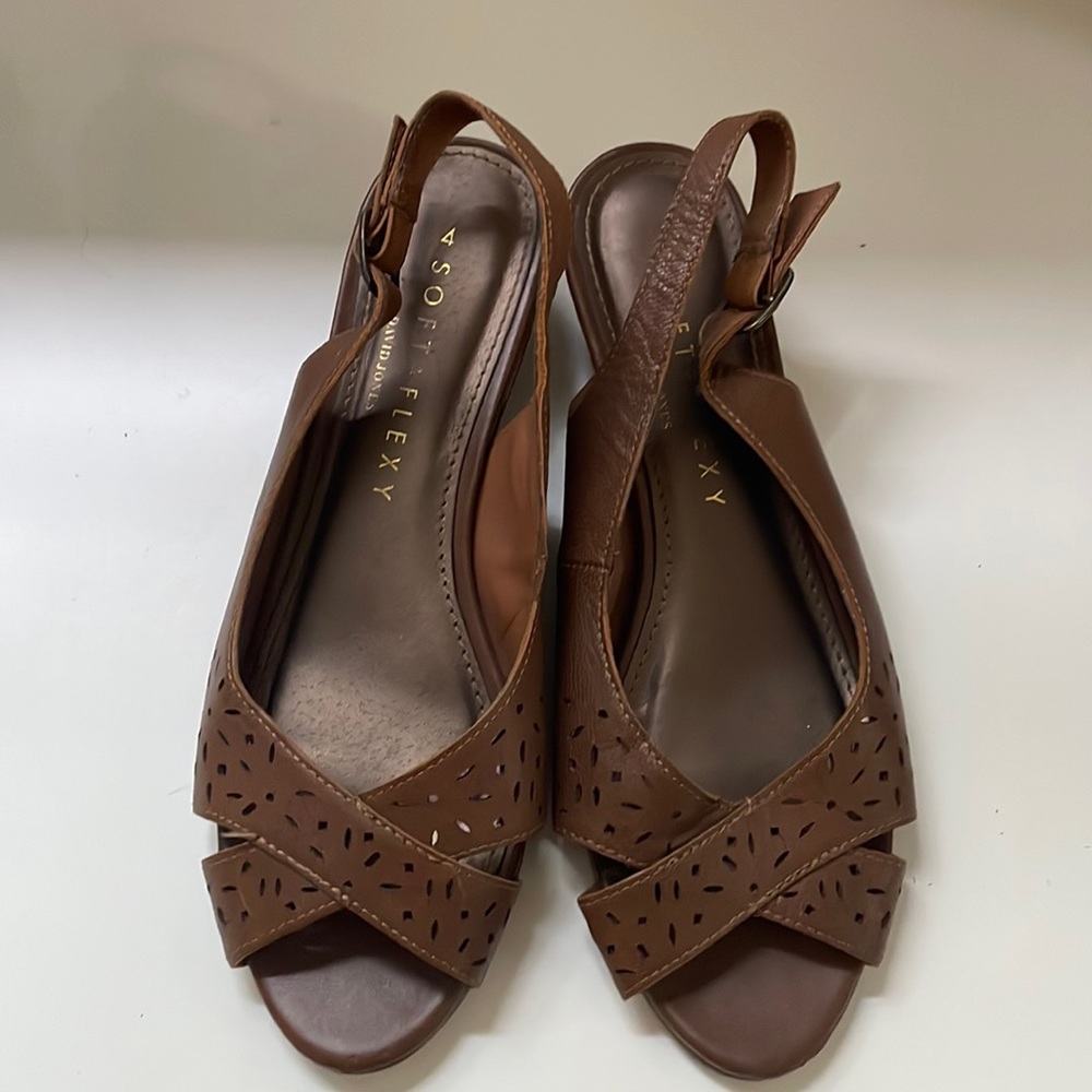 Sling back sandals